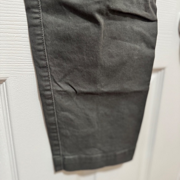 Men’s Gray Khaki Pants (33x30) | Gap Slim-fit Essential Khakis - Picture 7 of 8